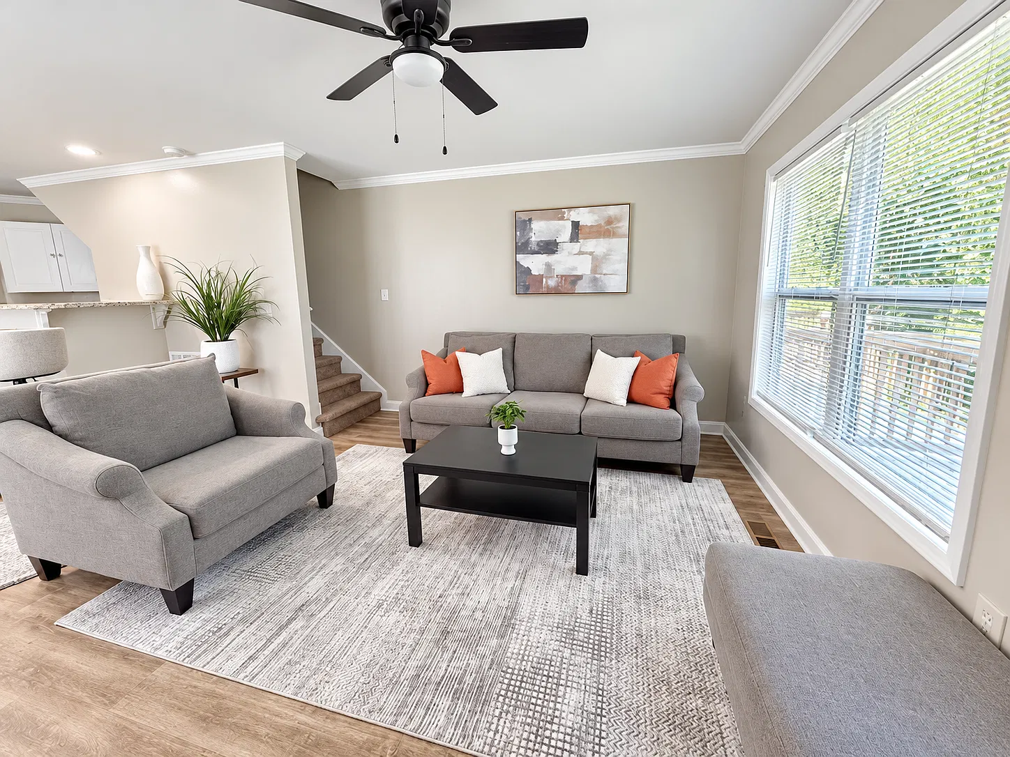 3 bed, $1,000 — Photo 1