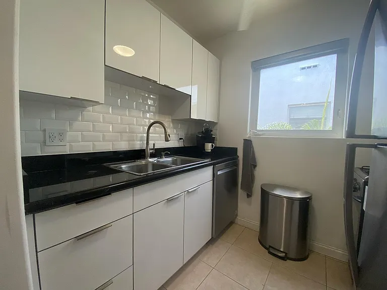 750 Jefferson Ave #9 — Photo 7