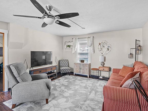 4th image of 1013 20th STREET