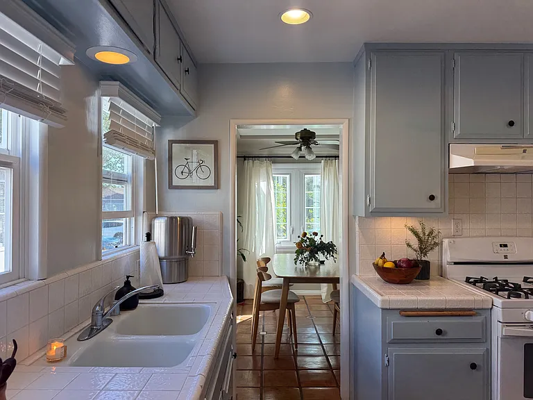 4120 Charles Ave — Photo 2