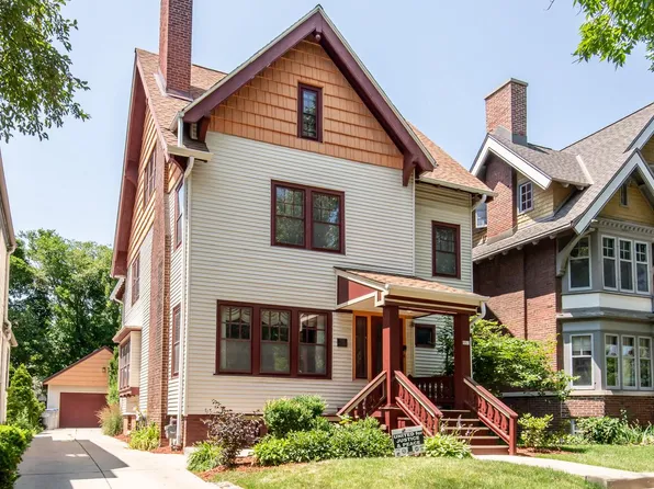 951 North 29th STREET, Milwaukee, WI 53208