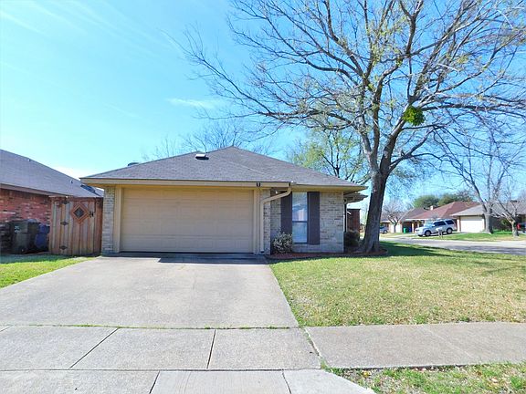 3rd image of 2132 Cordoba Dr