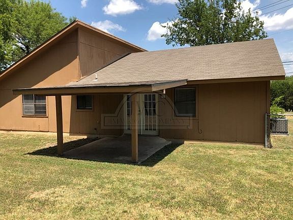 3rd image of 3008 Persimmon Dr