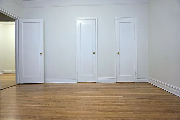 Rented by Metropolitan Equities | media 4