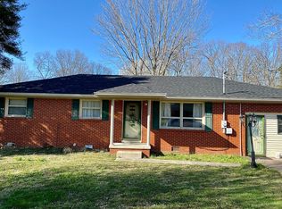 1213 Oak Dr, Manchester, TN 37355