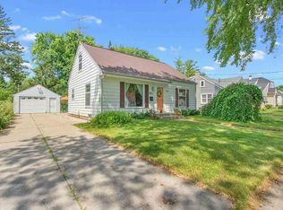 1717 S Adams St, Appleton, WI 54915