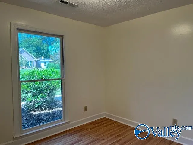 2510 Hamilton Dr SE — Photo 8