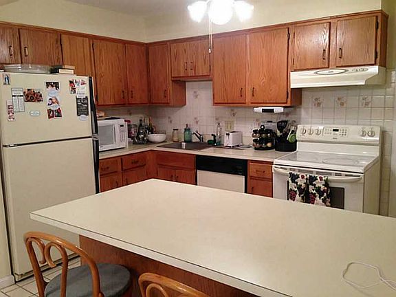 3rd image of 442 Bryantville Ct