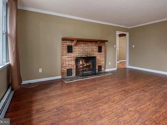 4th image of 1297 Seabright Dr