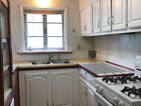 3rd image of 2826 N 29th St