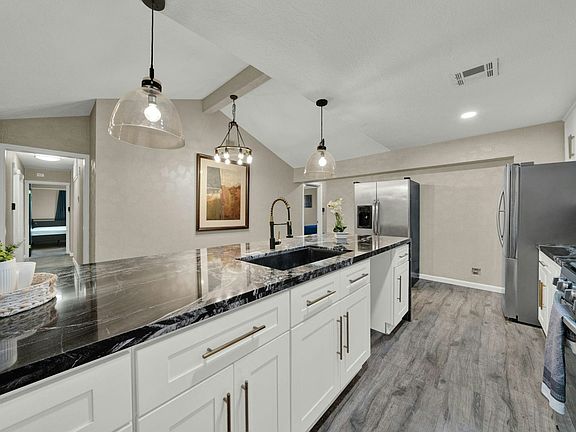 4th image of 3539 Westhampton Dr #2B