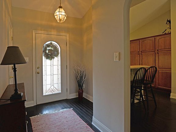 5th image of 291 Valley View Dr