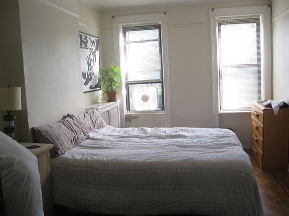 4th image of 302 Windsor Pl #1