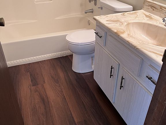 3rd image of 4326 Kennedy Dr #201