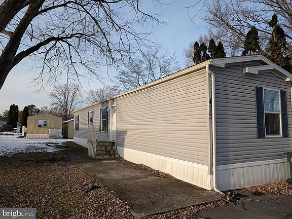 2nd image of 415 Wren Ct