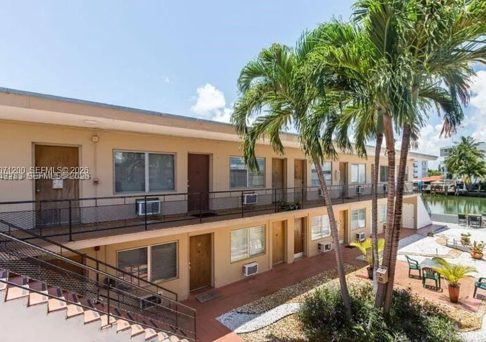 8210 Byron Ave #21