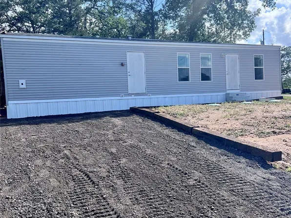 121 Kiowa Dr, Smithville, TX 78957