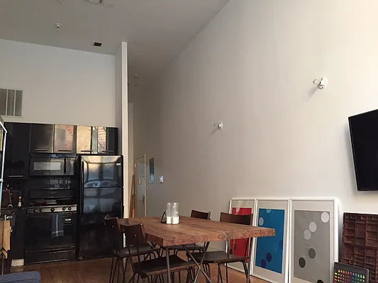 Rented by Loom Group | media 33