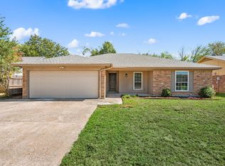 7512 Clover Ln, Watauga, TX 76148