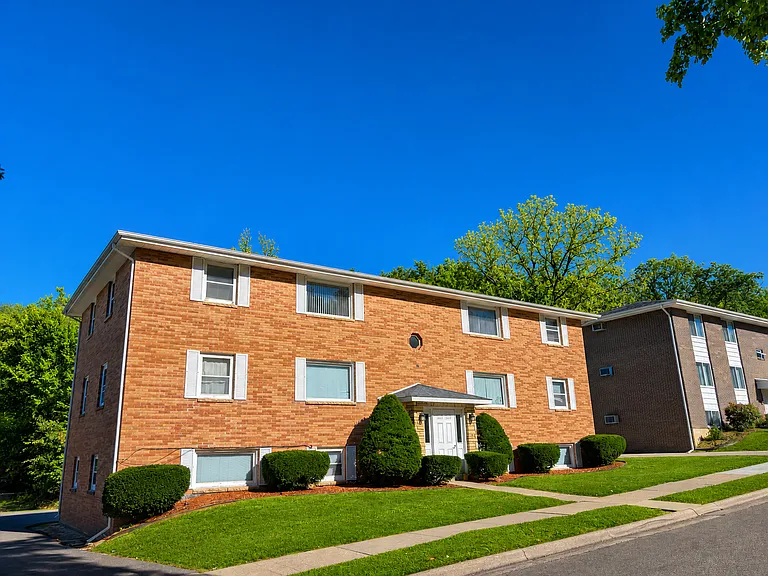 2970 Wildwood Dr — Photo 1