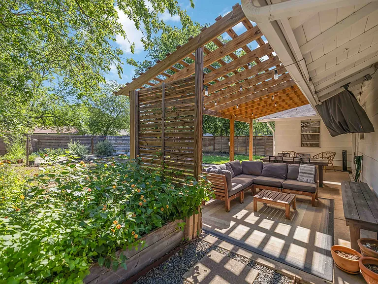 5126 Meadow Creek Dr — Photo 25