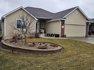 2809 SW Tallgrass Dr, Topeka, KS 66614