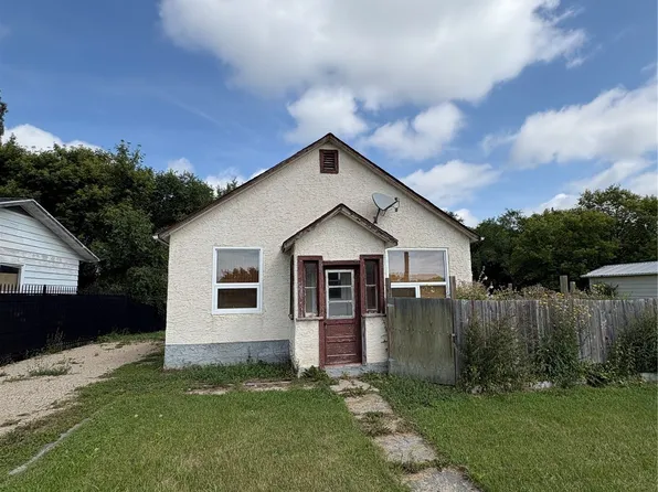 408 1st Avenue, Spy Hill, SK S0A 3W0