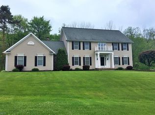 10826 Lakebrook Dr, Willoughby, OH 44094