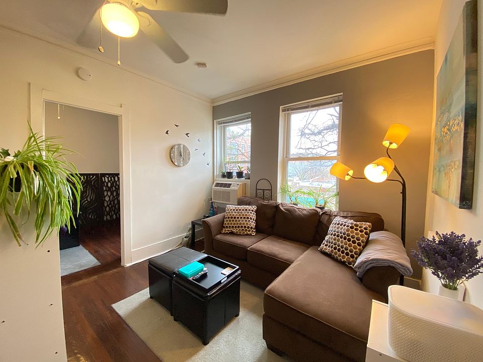 1st image of 755-57 W Cornelia Ave #106