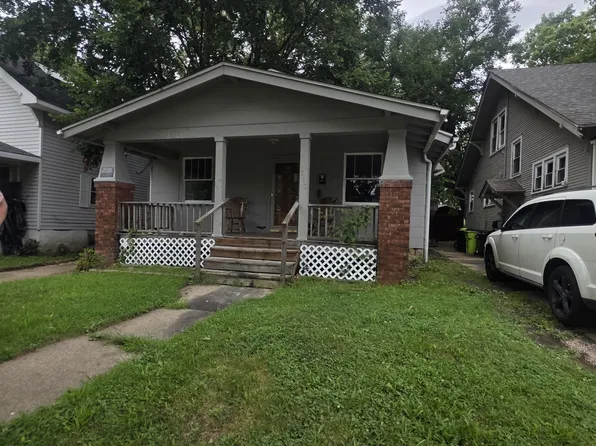 712 W Waggoner St, Decatur, IL 62526