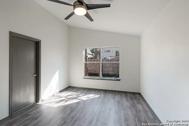 9014 Gill Brg — Photo 23