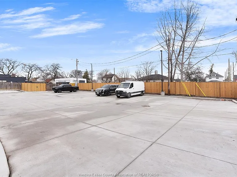 840 Wyandotte St E #208 — Photo 10