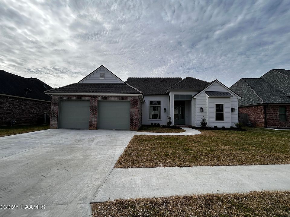 1st image of 103 Amber Pond Ln
