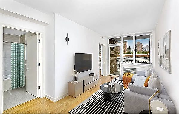 1st image of 2167 2nd Ave #6F