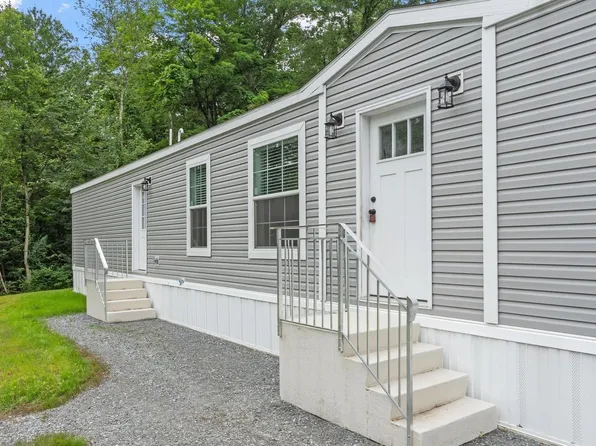 1990 Mass Ave #10, Lunenburg, MA 01462