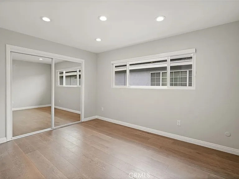 6215 Hesperia Ave — Photo 17
