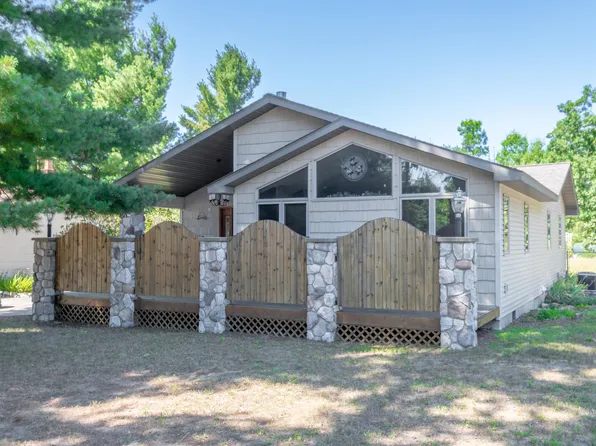 2179 Timber Ln, Harrison, MI 48625