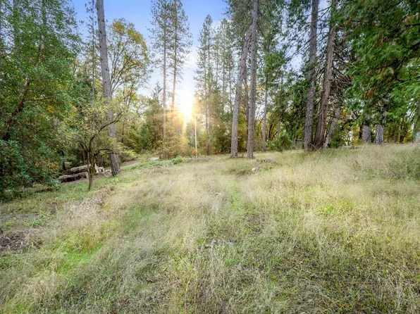 10376 Smith Rd, Grass Valley, CA 95949
