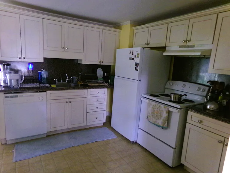 7423 S Broadway — Photo 3