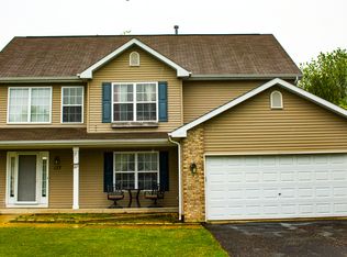 137 Lamplighter Loop SE, Poplar Grove, IL 61065