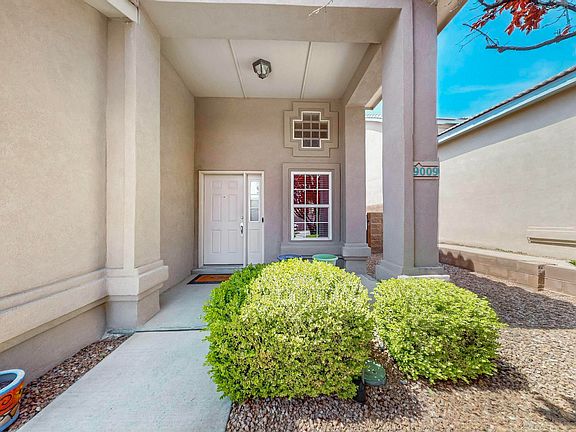 3rd image of 9009 Pinon Vista Ct NE