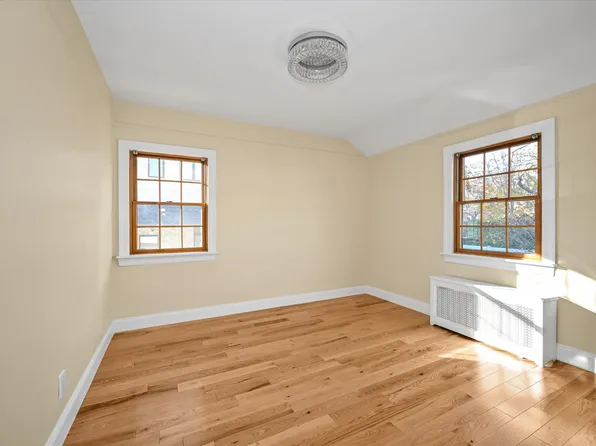 85-11 Eton Street image 10 of 20