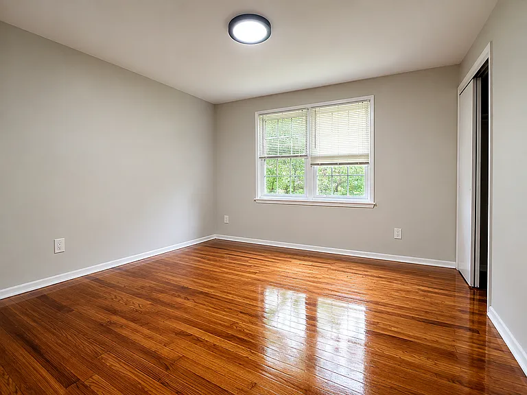 64 Chamberlain St #12 — Photo 3