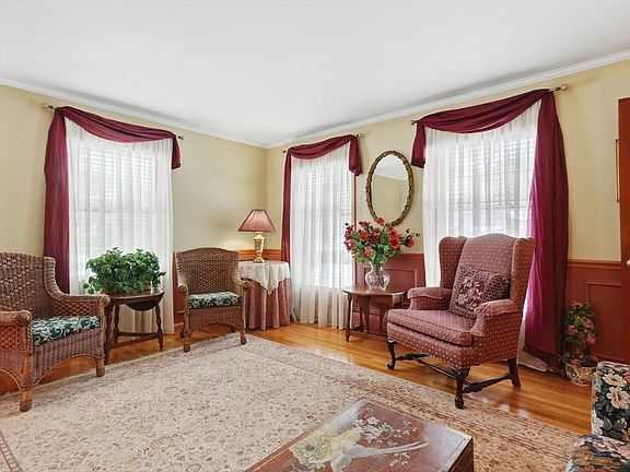 3rd image of 459 North St