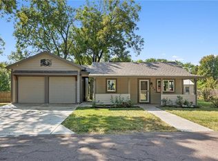 409 S Jefferson St, Spring Hill, KS 66083