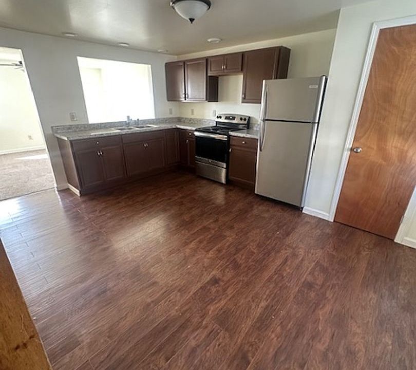 1st image of 229 Whitestown Vlg APT D