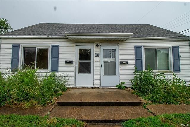 1st image of 5948 Victoria Ave