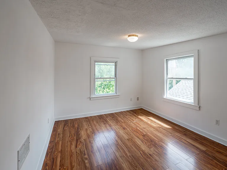 92 Pearl St #2 — Photo 8