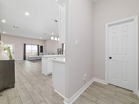 4th image of 8723 Compton St