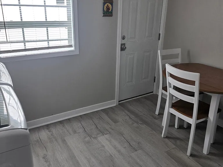 605 Center St NW — Photo 29